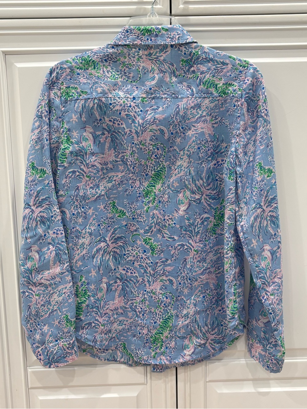 Lilly Pulitzer Sea View, Blue Floral Shirt with Pink & Green Accents Size XS - Picture 4 of 10
